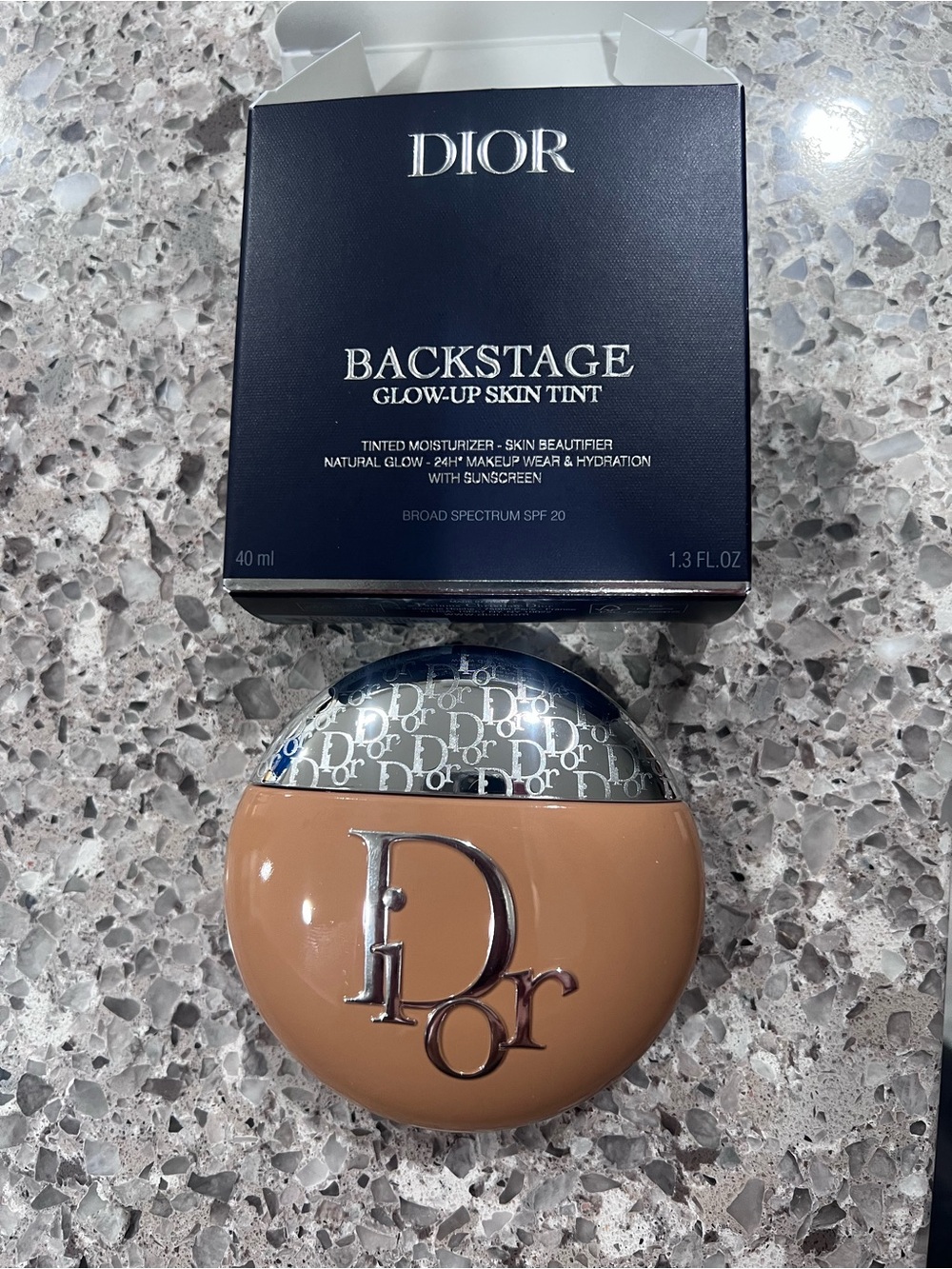 DIOR Backstage Glow-Up Skin Tint Hydrating Tinted Moisturizer SPF 20 - 3.5N